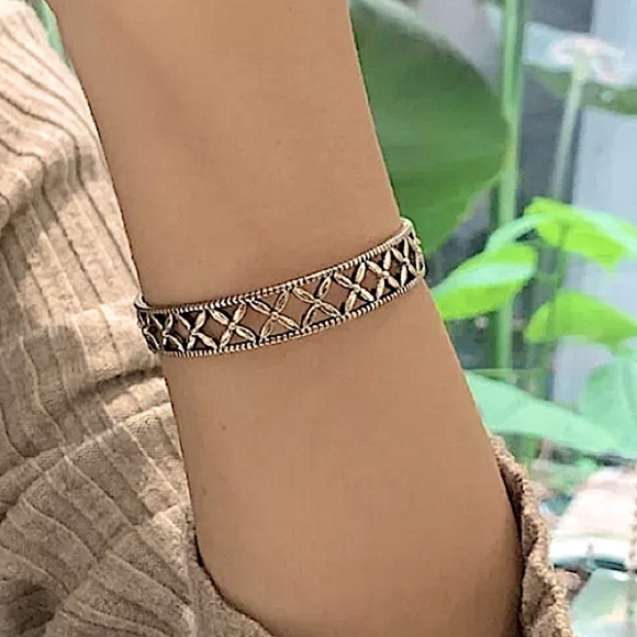 Sterling Silver Hollow Out Minimalist Bangle Bracelet - Picture 3 of 6
